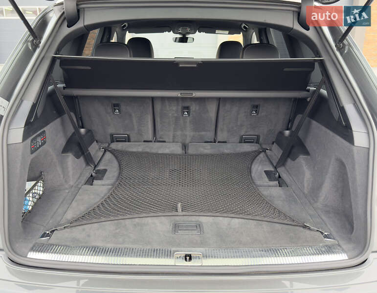 Внедорожник / Кроссовер Audi Q7 2015 в Черновцах