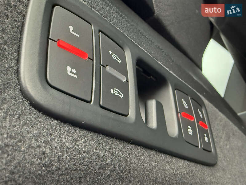 Внедорожник / Кроссовер Audi Q7 2015 в Черновцах