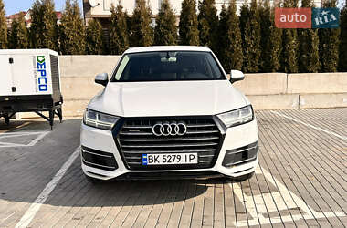 Позашляховик / Кросовер Audi Q7 2015 в Рівному