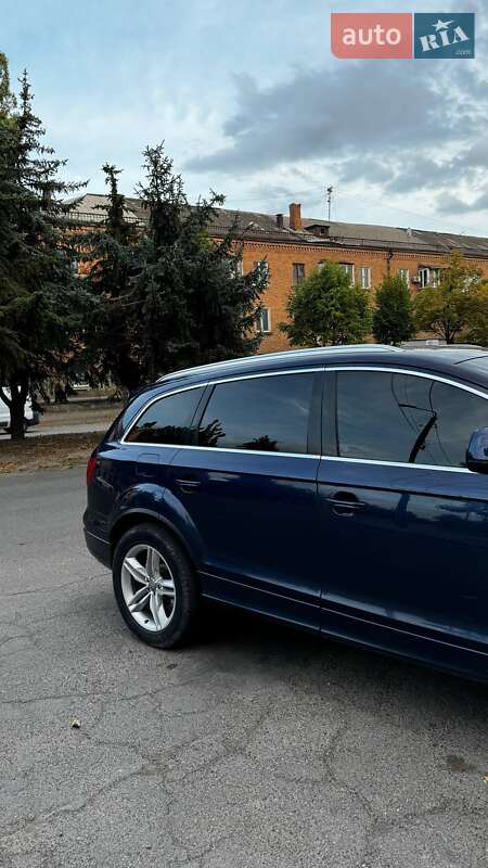Позашляховик / Кросовер Audi Q7 2010 в Кривому Розі