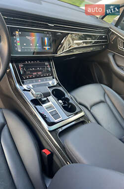Внедорожник / Кроссовер Audi Q7 2022 в 