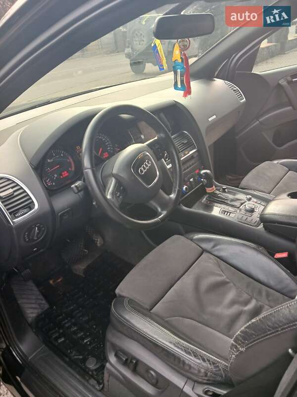 Позашляховик / Кросовер Audi Q7 2008 в Івано-Франківську
