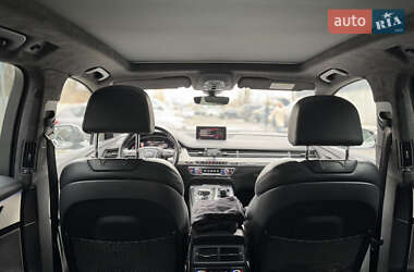 Позашляховик / Кросовер Audi Q7 2015 в 