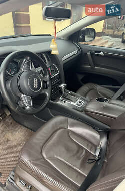 Внедорожник / Кроссовер Audi Q7 2011 в 