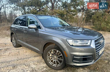 Внедорожник / Кроссовер Audi Q7 2017 в Барышевке