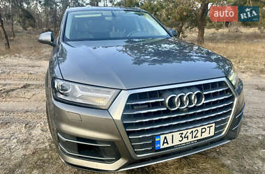 Внедорожник / Кроссовер Audi Q7 2017 в Барышевке