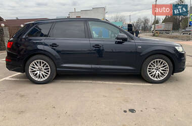 Внедорожник / Кроссовер Audi Q7 2017 в 