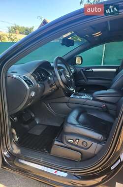 Внедорожник / Кроссовер Audi Q7 2013 в 