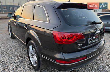 Позашляховик / Кросовер Audi Q7 2010 в 