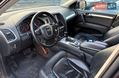 Позашляховик / Кросовер Audi Q7 2010 в 