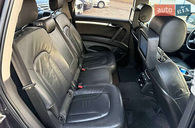 Позашляховик / Кросовер Audi Q7 2010 в 