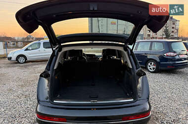 Позашляховик / Кросовер Audi Q7 2010 в 