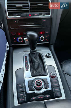 Позашляховик / Кросовер Audi Q7 2010 в 