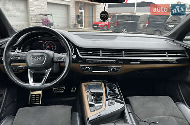 Позашляховик / Кросовер Audi Q7 2016 в 