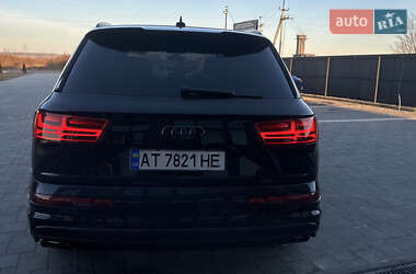 Позашляховик / Кросовер Audi Q7 2016 в 