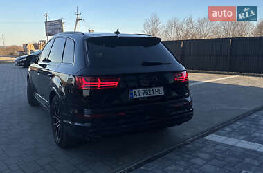 Позашляховик / Кросовер Audi Q7 2016 в 