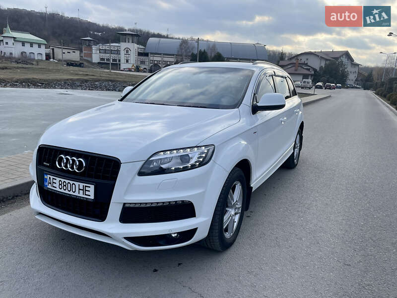 Позашляховик / Кросовер Audi Q7 2014 в Дніпрі