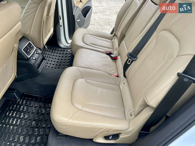 Позашляховик / Кросовер Audi Q7 2014 в Дніпрі