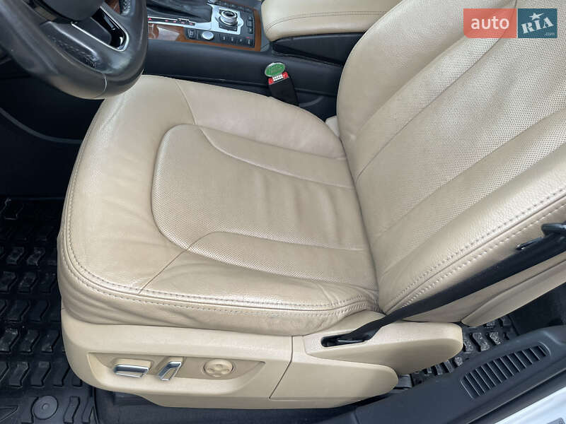 Позашляховик / Кросовер Audi Q7 2014 в Дніпрі