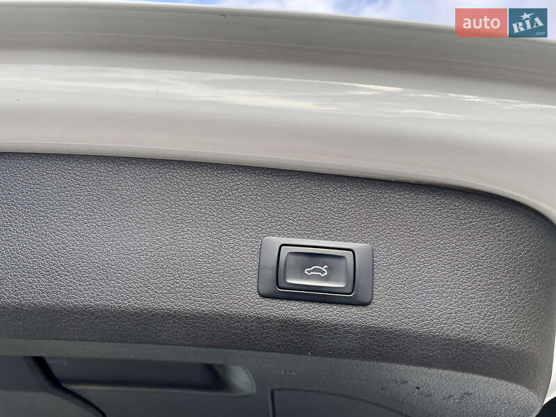 Позашляховик / Кросовер Audi Q7 2014 в Дніпрі