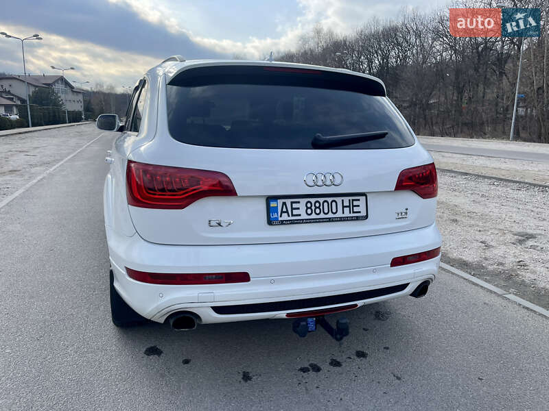 Позашляховик / Кросовер Audi Q7 2014 в Дніпрі