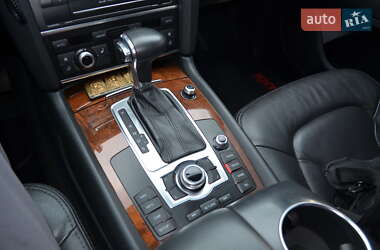 Внедорожник / Кроссовер Audi Q7 2011 в 