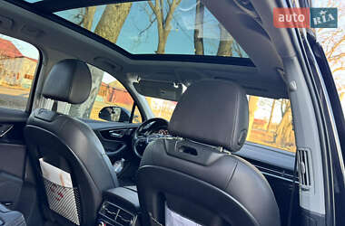 Внедорожник / Кроссовер Audi Q7 2015 в 