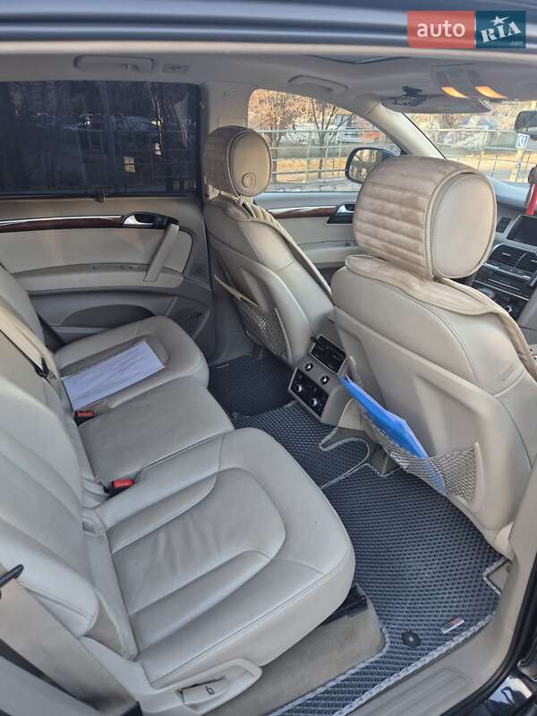 Внедорожник / Кроссовер Audi Q7 2013 в Черновцах