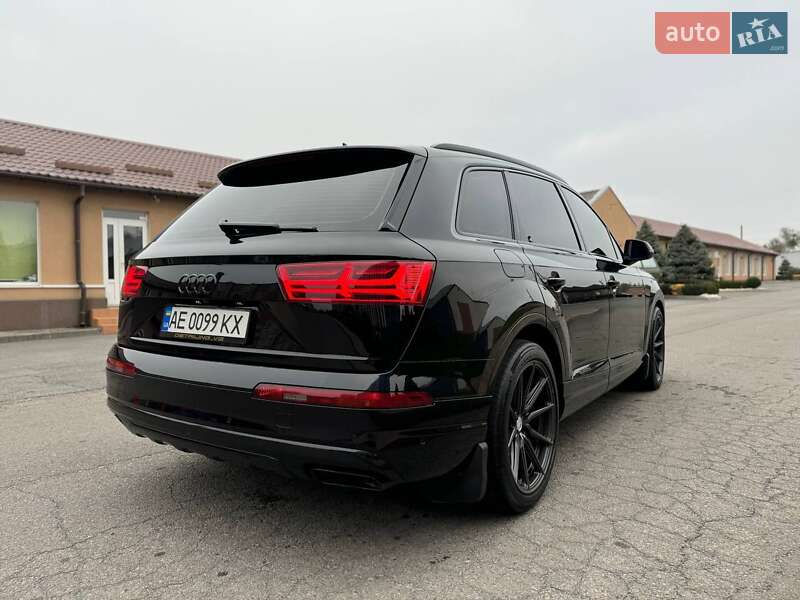 Внедорожник / Кроссовер Audi Q7 2016 в Днепре