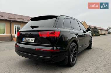 Внедорожник / Кроссовер Audi Q7 2016 в 