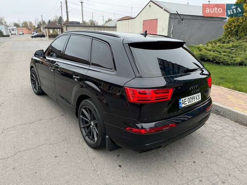 Внедорожник / Кроссовер Audi Q7 2016 в Днепре