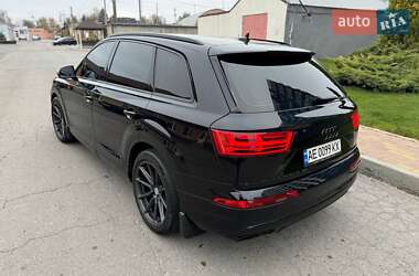 Внедорожник / Кроссовер Audi Q7 2016 в 
