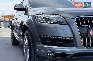 Позашляховик / Кросовер Audi Q7 2013 в 