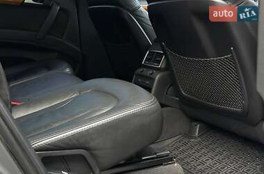 Позашляховик / Кросовер Audi Q7 2013 в 