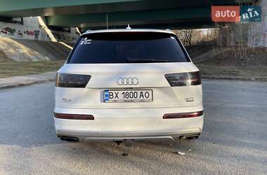 Внедорожник / Кроссовер Audi Q7 2017 в 