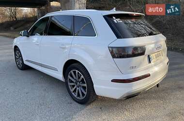 Внедорожник / Кроссовер Audi Q7 2017 в 