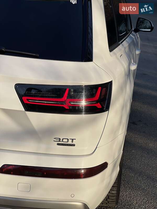 Внедорожник / Кроссовер Audi Q7 2017 в Хмельницком