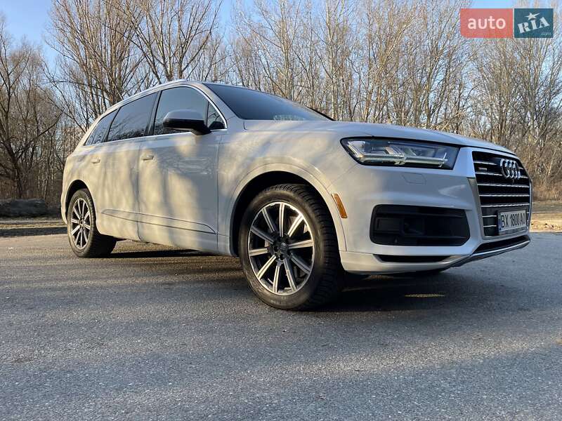 Внедорожник / Кроссовер Audi Q7 2017 в Хмельницком