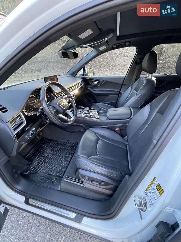 Внедорожник / Кроссовер Audi Q7 2017 в Хмельницком