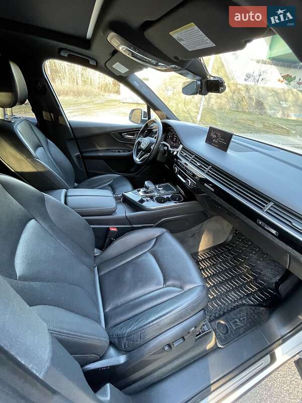Внедорожник / Кроссовер Audi Q7 2017 в Хмельницком