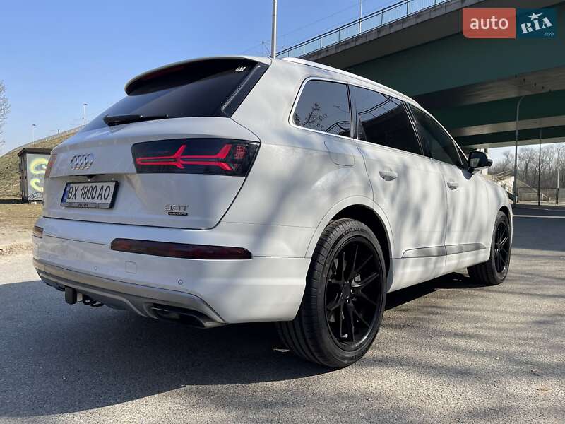 Внедорожник / Кроссовер Audi Q7 2017 в Хмельницком