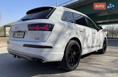 Внедорожник / Кроссовер Audi Q7 2017 в 