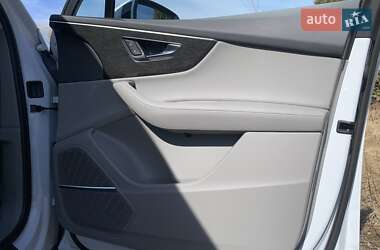 Внедорожник / Кроссовер Audi Q7 2022 в 