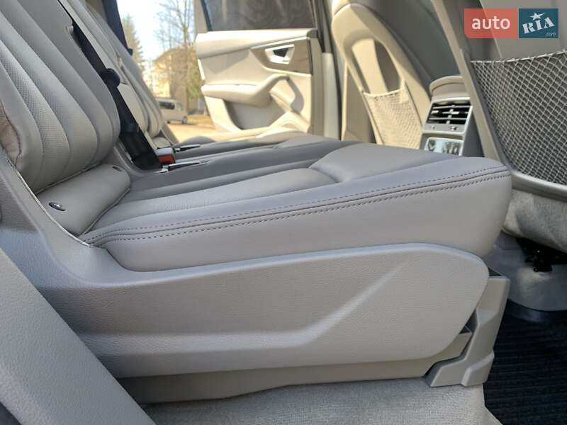 Позашляховик / Кросовер Audi Q7 2022 в Дрогобичі
