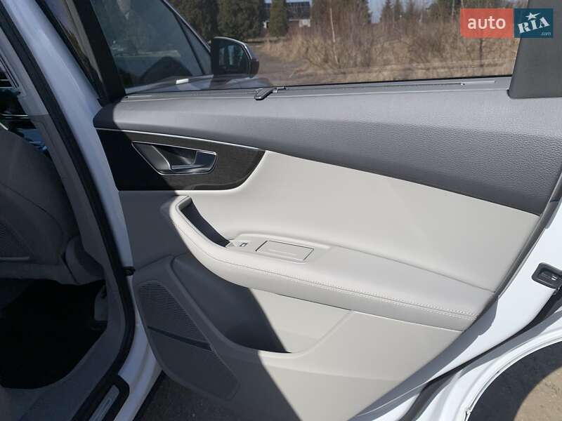 Позашляховик / Кросовер Audi Q7 2022 в Дрогобичі