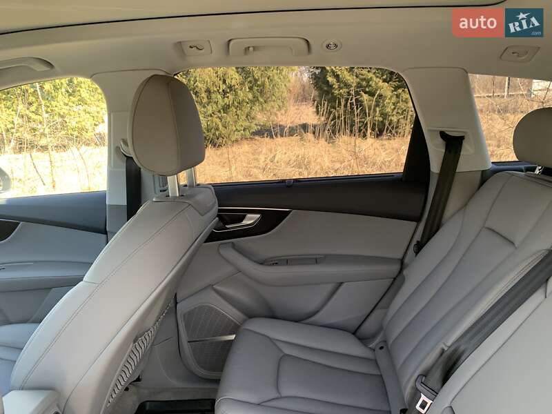 Позашляховик / Кросовер Audi Q7 2022 в Дрогобичі