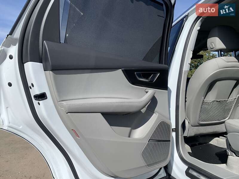 Позашляховик / Кросовер Audi Q7 2022 в Дрогобичі