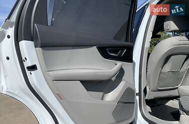 Внедорожник / Кроссовер Audi Q7 2022 в 