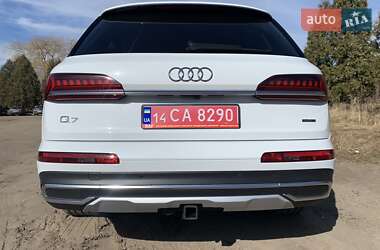 Внедорожник / Кроссовер Audi Q7 2022 в 