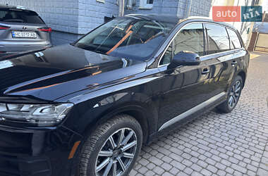 Позашляховик / Кросовер Audi Q7 2018 в 